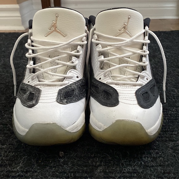 Jordan 11 Retro Low IE - Picture 5 of 15